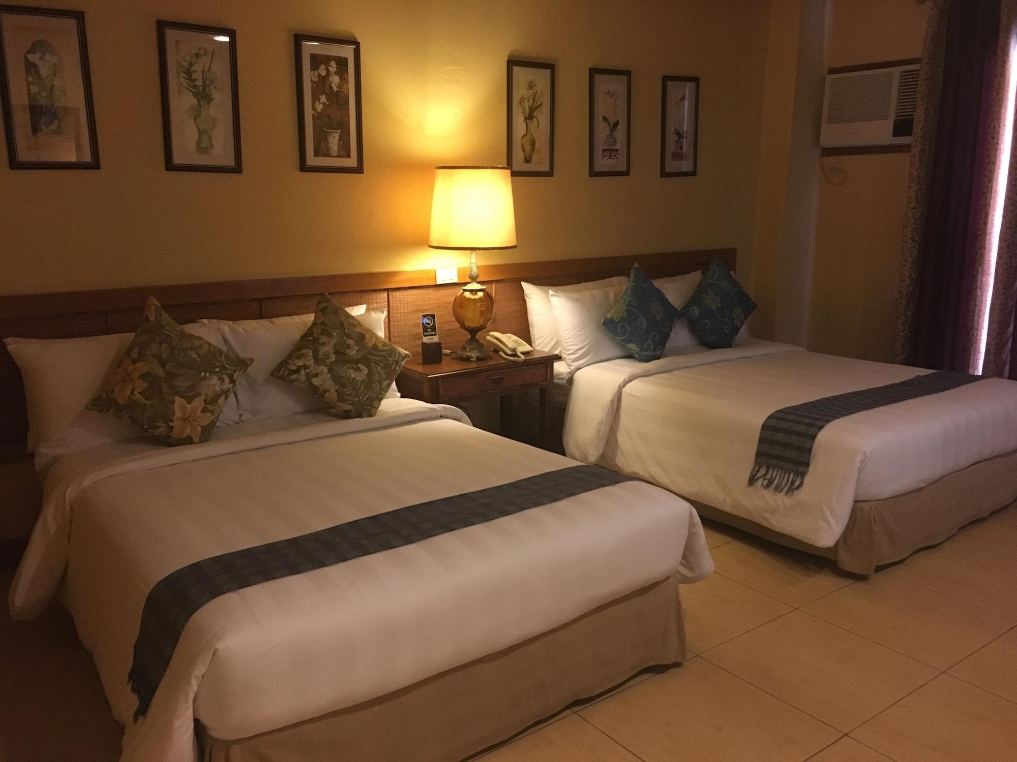 Java Hotel Laoag Kültér fotó