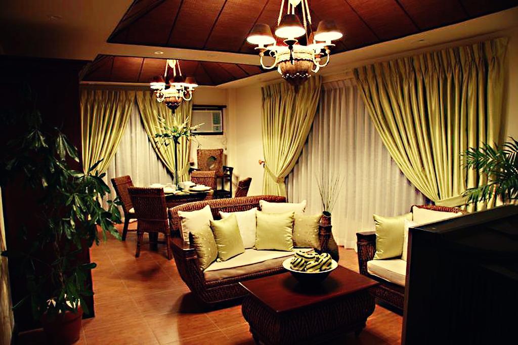 Java Hotel Laoag Kültér fotó
