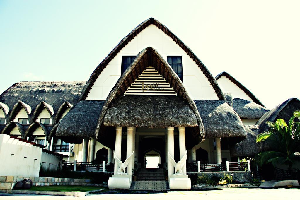Java Hotel Laoag Kültér fotó