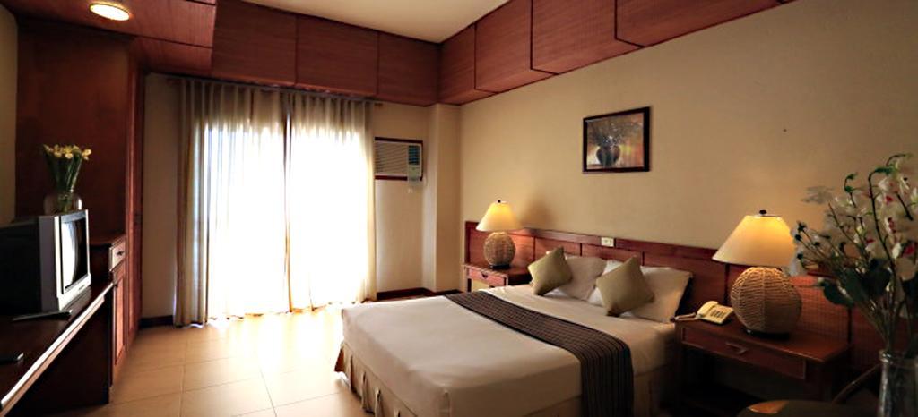 Java Hotel Laoag Kültér fotó