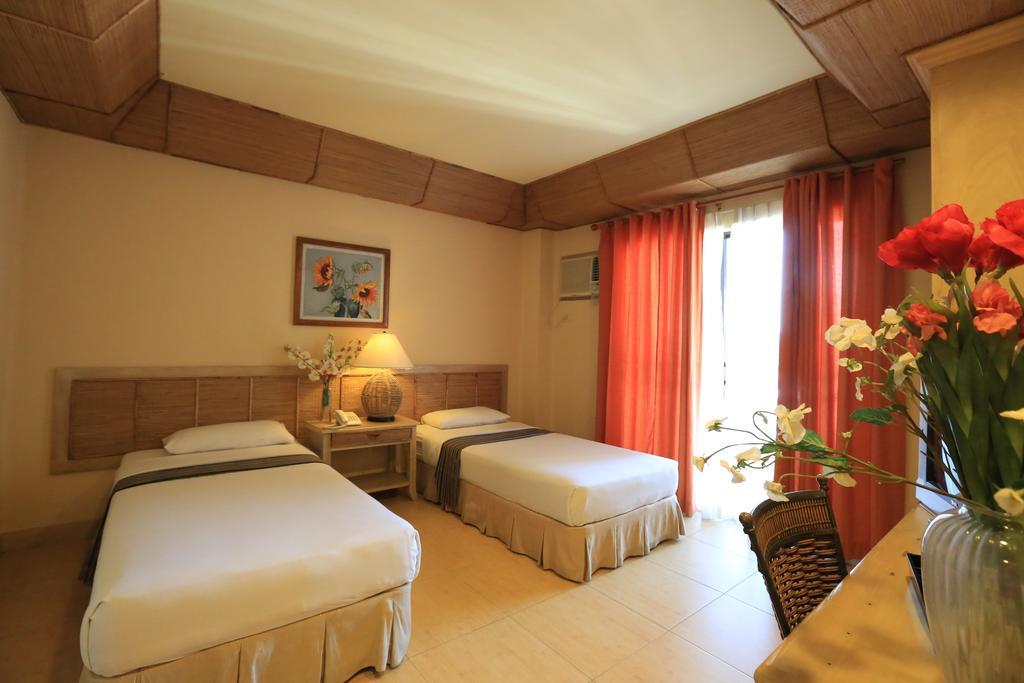 Java Hotel Laoag Kültér fotó