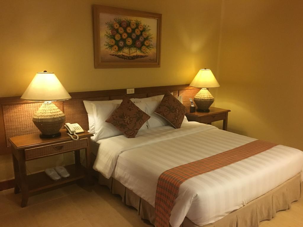 Java Hotel Laoag Kültér fotó