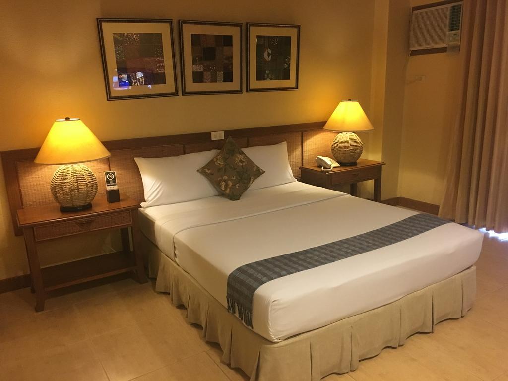 Java Hotel Laoag Kültér fotó