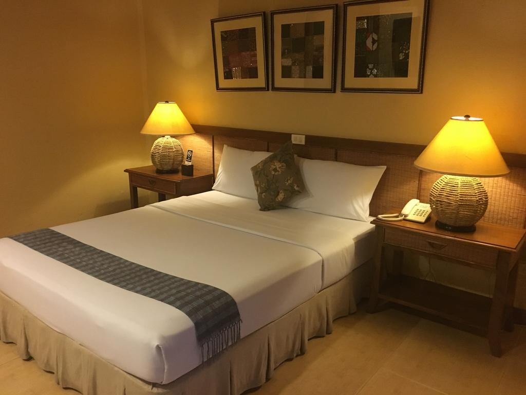 Java Hotel Laoag Kültér fotó